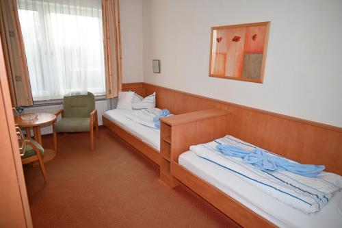 Borkum Hotel Haus Passat - Zweibettzimmer 03 EG - Ausstattung 1