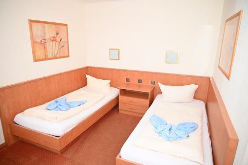 Borkum Hotel Haus Passat - Zweibettzimmer 08 OG - Ausstattung 1