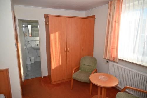 Borkum Hotel Haus Passat - Zweibettzimmer 08 OG - Ausstattung 3