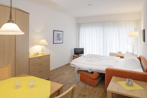 Langeoog Ferienwohnung Appartement Charlotte - Wohn/Schlafzimmer