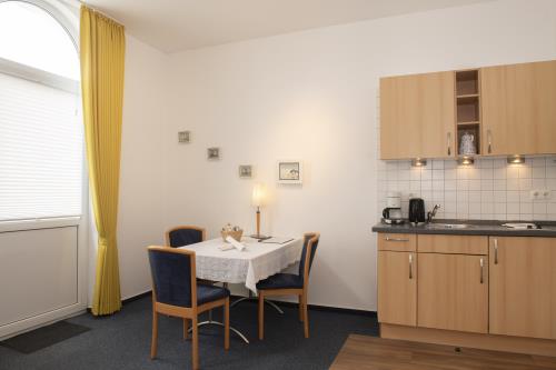 Langeoog Ferienwohnung Appartementhaus Alte Post - 11 - Alte Post Voß Nr  11 Kat 3 mit Balkon