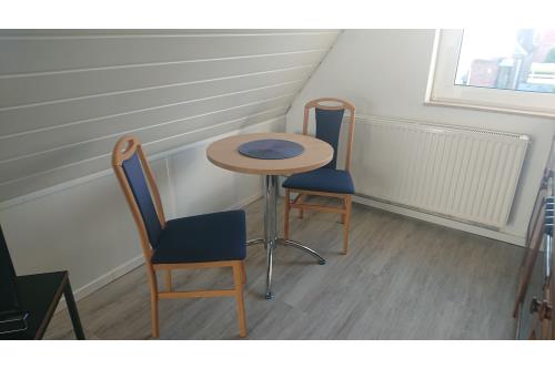 Langeoog Ferienwohnung FeWo Schön - 3 - Esstischgruppe