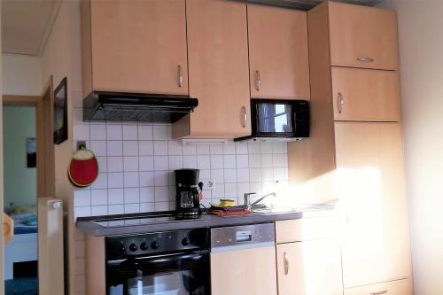 Langeoog Ferienwohnung Ferienhaus Katja und Ralf Heimes - 1 - Küchenzeile