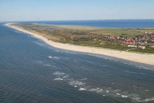 Langeoog Ferienhaus Ferienwohnanlage Ahlering - Am Wall - Luftbild Langeoog 20220623 185510