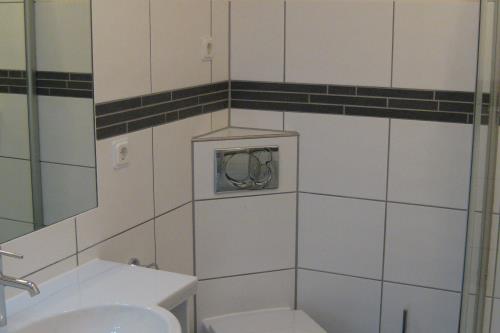 Langeoog Ferienwohnung Lachmöwe inkl. Saisonstrandkorb - Helles Duschbad 