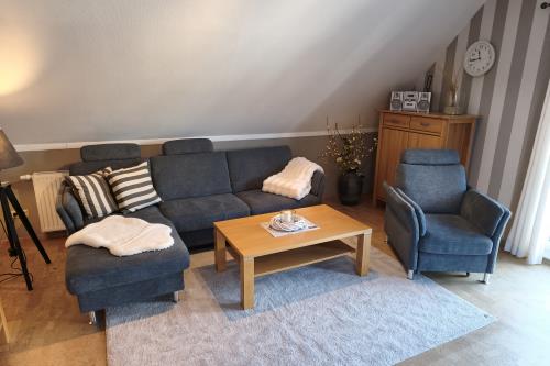 Langeoog Ferienwohnung Haus Dinkla - Wohnung oben - Große Couch