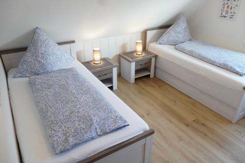 Langeoog Ferienwohnung Haus Dinkla - Wohnung oben - Schlafraum Kinder mit Aussenjalousie
