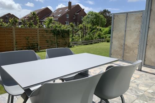 Langeoog Ferienwohnungen Kiebitzweg - N8koje - Terrasse mit Garten