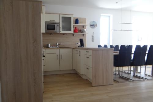 Langeoog Ferienwohnung Friesengut FeWo Schlattmann F**** - ARNE - Whg. ARNE: Küche-Essbereich