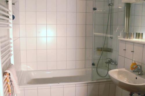 Langeoog Ferienwohnung Haus Kettelhack - K 2 - Bad 2