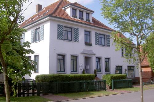Langeoog Ferienwohnung Haus Apollonia - Villa Apollonia Frontansicht