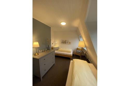Langeoog Ferienwohnung Haus Bettina und Volker Schmidt - App.8 - Schlafzimmer 2 APP 8