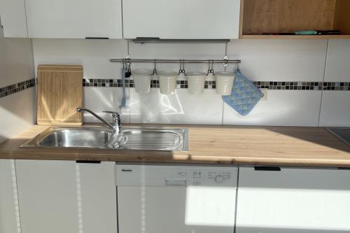 Langeoog Ferienwohnung Haus Dünenrose-Sanddornweg - Dünenrose3 - Küche 