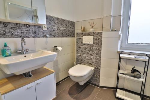 Langeoog Vermietung am Meer – Kiek rin bi Kati - Ferienwohnung 1 - Bad