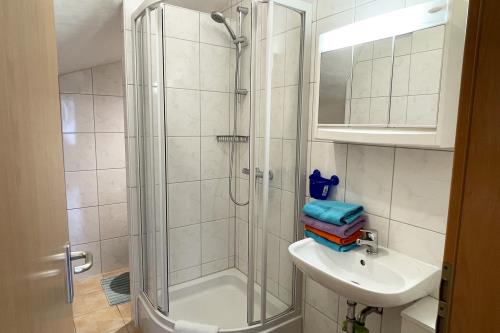 Langeoog Ferienwohnung Haus Krasniqi II - FW 1 - Badezimmer