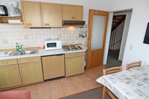 Langeoog Ferienwohnung Haus Numrich - Whg. 2 - Küchenzeile