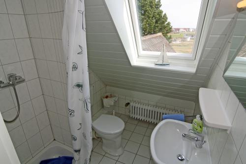 Langeoog Ferienwohnung Haus Numrich - Whg. 4 - Bad & WC