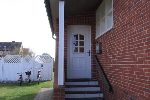 Langeoog Ferienwohnung Haus am Wind / am Strand - Haus am Strand Eingang zu den Wohnungen