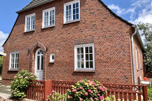 Langeoog Ferienhaus HeerenHuus - Eingangsseite von Südwesten