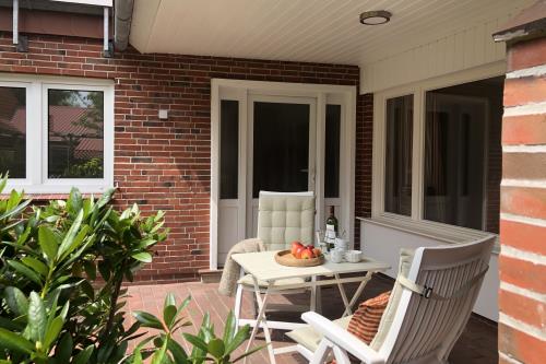 Langeoog MARTHA&#39;s HUUS - Ferienwohnung 2 - Terrasse und Eingang