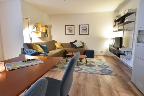 Langeoog Ferienwohnung Us Langeoog - Strandkörbchen - 04 FEWO Strandkoerbchen Wohnraum Foto I 