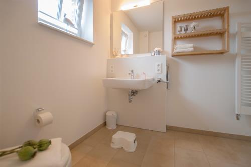 Langeoog Ferienhaus Strandvillen Langeoog - Hus in Lee - Hus in Lee, 1. OG: Badezimmer