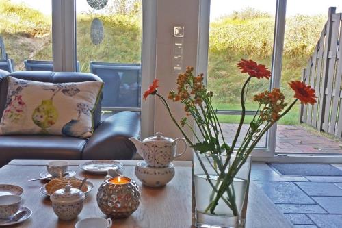 Langeoog Ferienhaus Strandvillen Langeoog - II - SVL II: Wohnbereich, Terrasse, EG