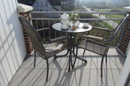 Langeoog Ferienhaus Strandvilla An´t Dünen - Haus 1 - Balkon im Dachgeschoss