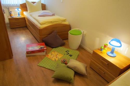 Langeoog Ferienhaus Strandvilla An´t Dünen - Haus 2 - Schlafzimmer, 2 Einzelbetten im OG