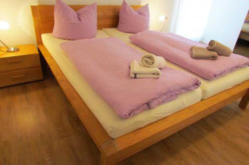 Langeoog Ferienhaus Strandvilla An´t Dünen - Haus 2 - Schlafzimmer (Doppelbett), Dachgeschoss