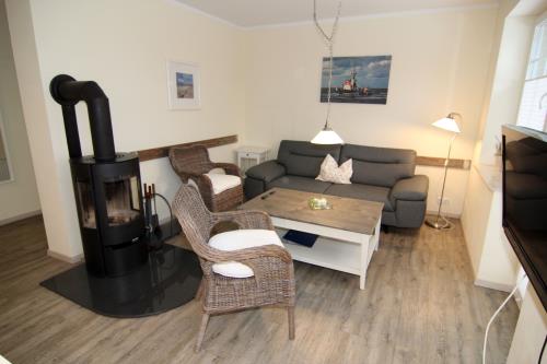 Langeoog Ferienwohnung Süderloog - Hans Lüken - Wohnzimmer