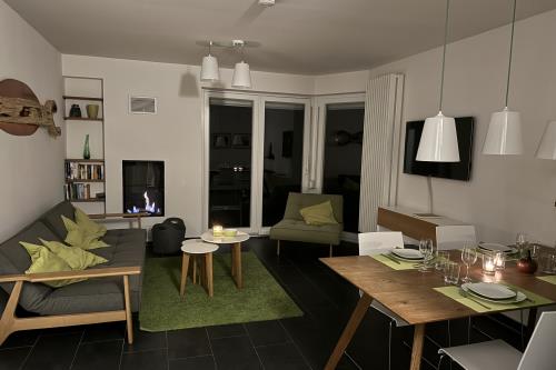 Langeoog Ferienhaus Us Langeoog - Haus Karla - Wohnzimmer am Abend