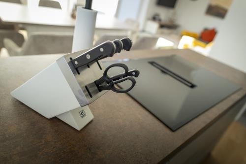 Langeoog Ferienhaus Villa Hafenkieker - Voll ausgestattete Küche mit Kochinsel