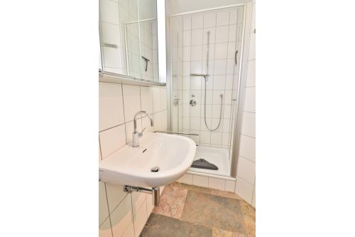 Langeoog Ferienwohnung Dünenschatz - Badezimmer 2