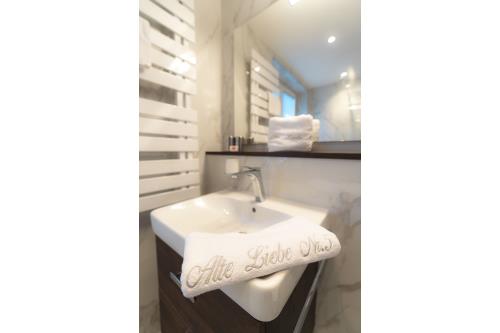 Spiekeroog Ferienwohnung Alte Liebe Nr. 5 - Bad mit Fön + Stauraum