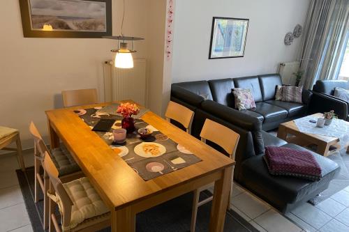 Spiekeroog Ferienhaus Austernfischer II, Wohnung 3 - Essbereich