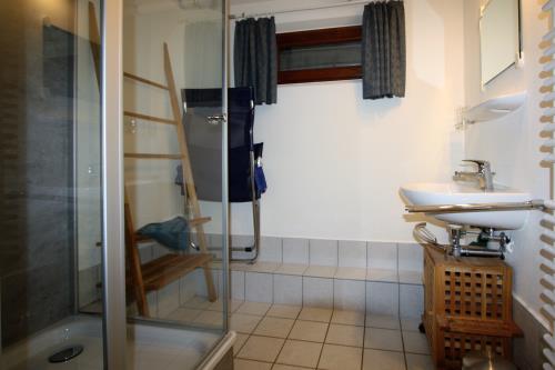 Spiekeroog Ferienhaus Austernfischer I, Haus 4 - Duschbad Keller