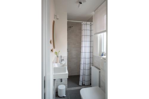 Spiekeroog Ferienhaus Drömhuus Ost & West - Duschbad West