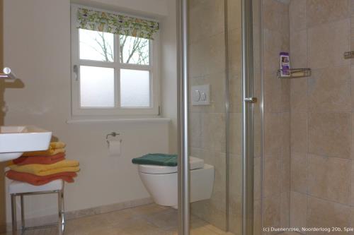 Spiekeroog Ferienwohnung Dünenrose - Bad WC