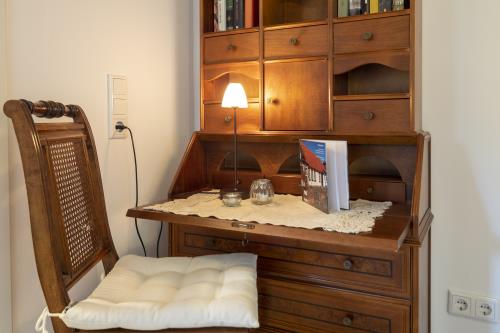 Spiekeroog Ferienwohnung Fam. Hönig - Nord - Sekretär