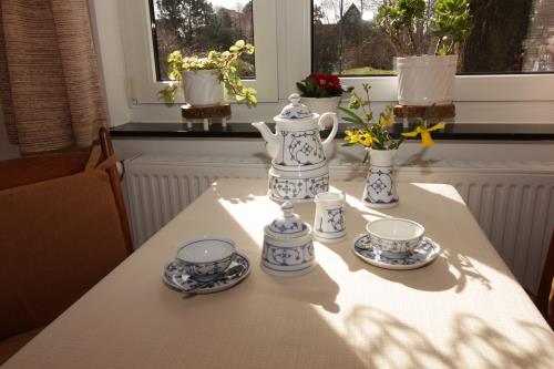 Spiekeroog Ferienwohnung Familie Wilken GbR - Ost-1 - Eßtisch Küche