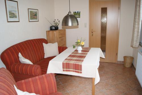 Spiekeroog Ferienwohnung Familie Wilken GbR - West-2 - Wohnzimmer