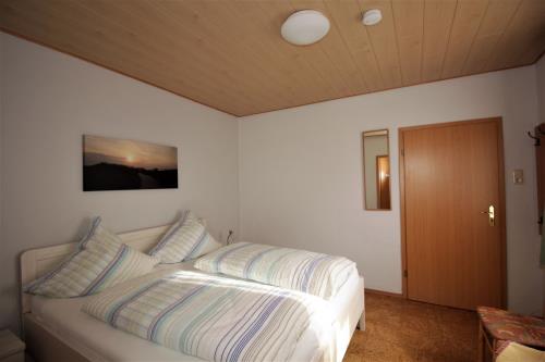 Spiekeroog Ferienwohnung Familie Wilken GbR - West-2 - Schlafzimmer