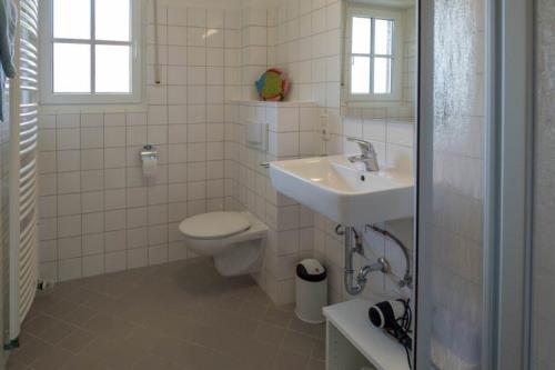 Spiekeroog Ferienwohnung Haus Bi d&#39; Utkiek 20 - Süd - Badezimmer