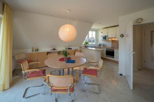 Spiekeroog Ferienwohnung Haus Bi d&#39; Utkiek 20 - West - Wohn- und Esszimmer