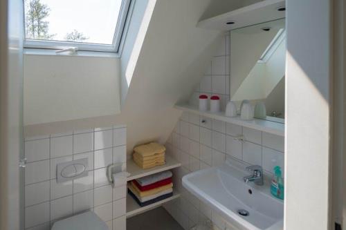 Spiekeroog Ferienwohnung Haus Bi d&#39; Utkiek 20 - West - Badezimmer