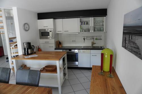 Spiekeroog Ferienwohnung Haus Krönchen Whg. 8 - Essen - Küche