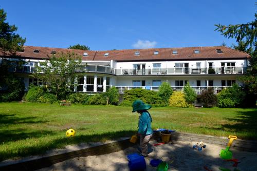 Spiekeroog Ferienwohnung Haus Krönchen, Whg. 9 - Garten (und Blick auf Sonnenbalkon)