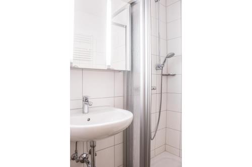 Spiekeroog Ferienwohnung Haus &quot;Lieke Deeler&quot; - 3 - Badezimmer