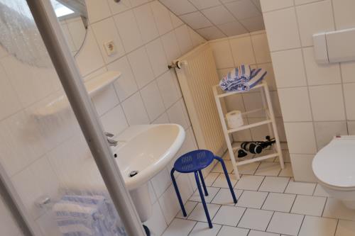 Spiekeroog Ferienwohnung Haus Röben - 2 - Bad